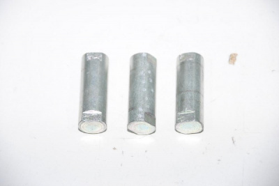 Ось ролика тормозной колодки. Втулка оси колодки камаз 5320. Ролик тормозной колодки камаз 5320. Ролик колодки тормозной маз 6501. Ось ролика колодки 5320-3501107.